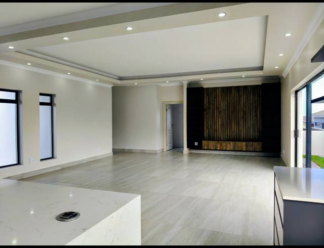 4 BEDROOM HOUSE FOR SALE IN FOUNTAINS ESTATE